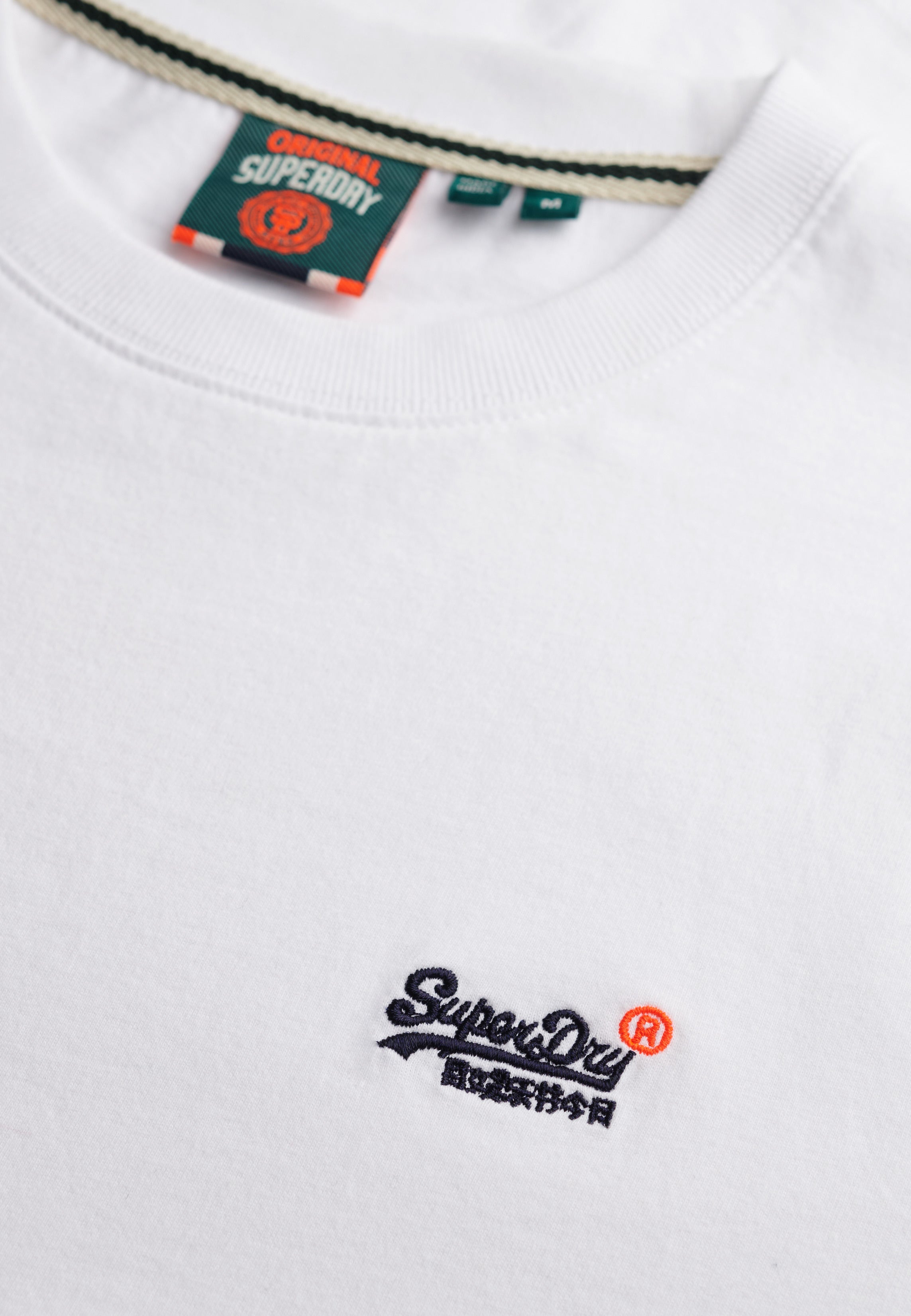 Essential Contrast Emb Tee