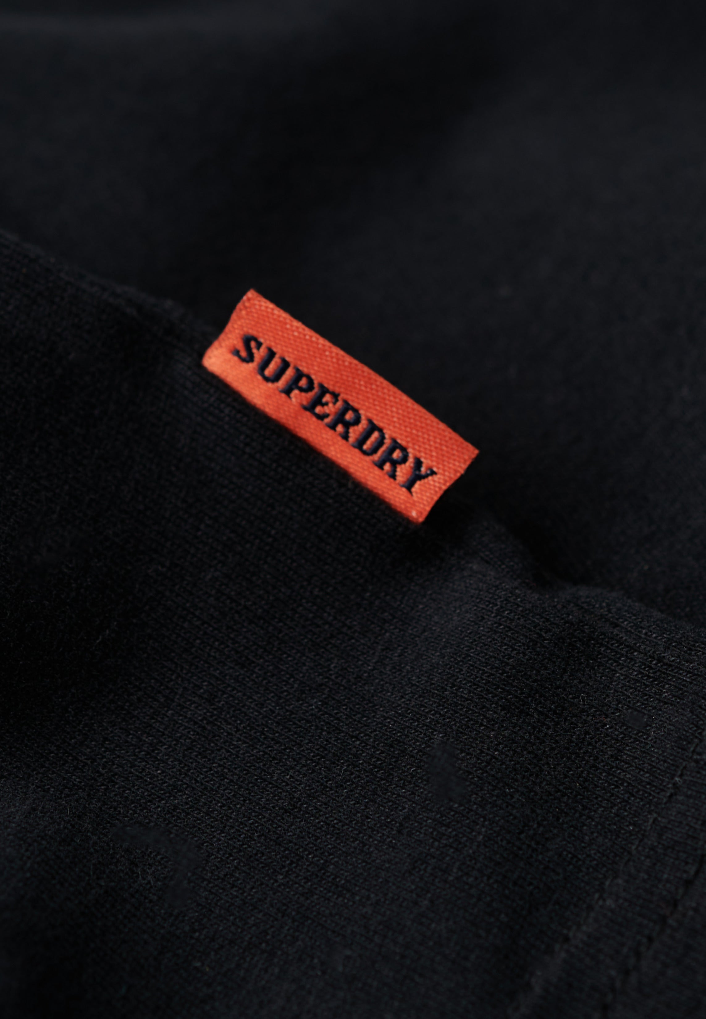 Essential Logo Emb Tee
