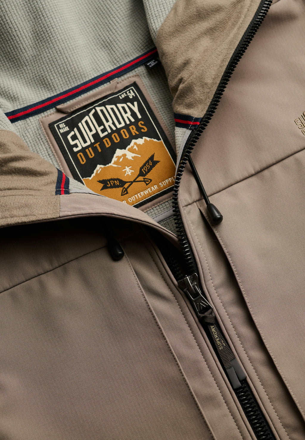 Hooded Softshell Trekker Jkt