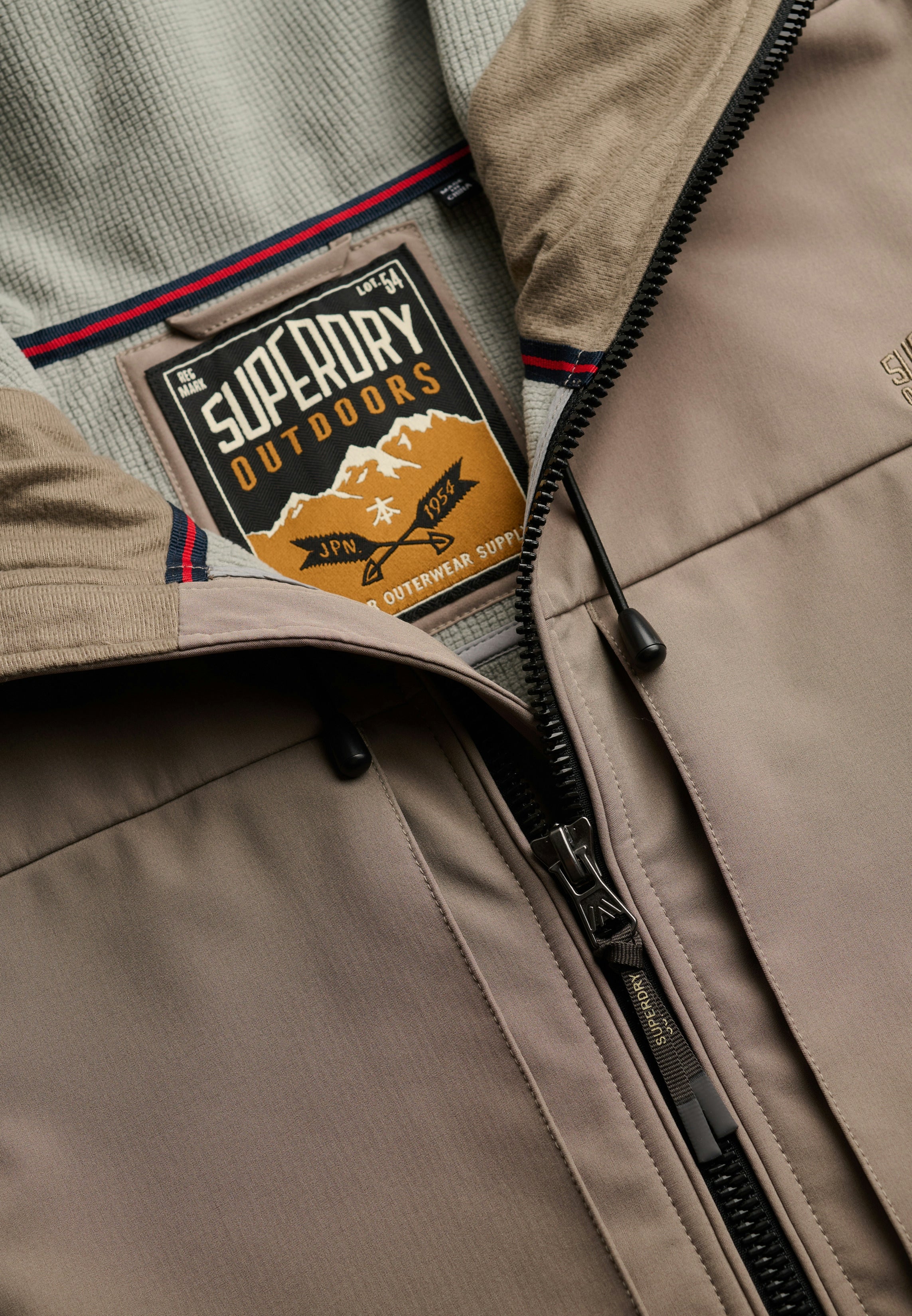 Hooded Softshell Trekker Jkt