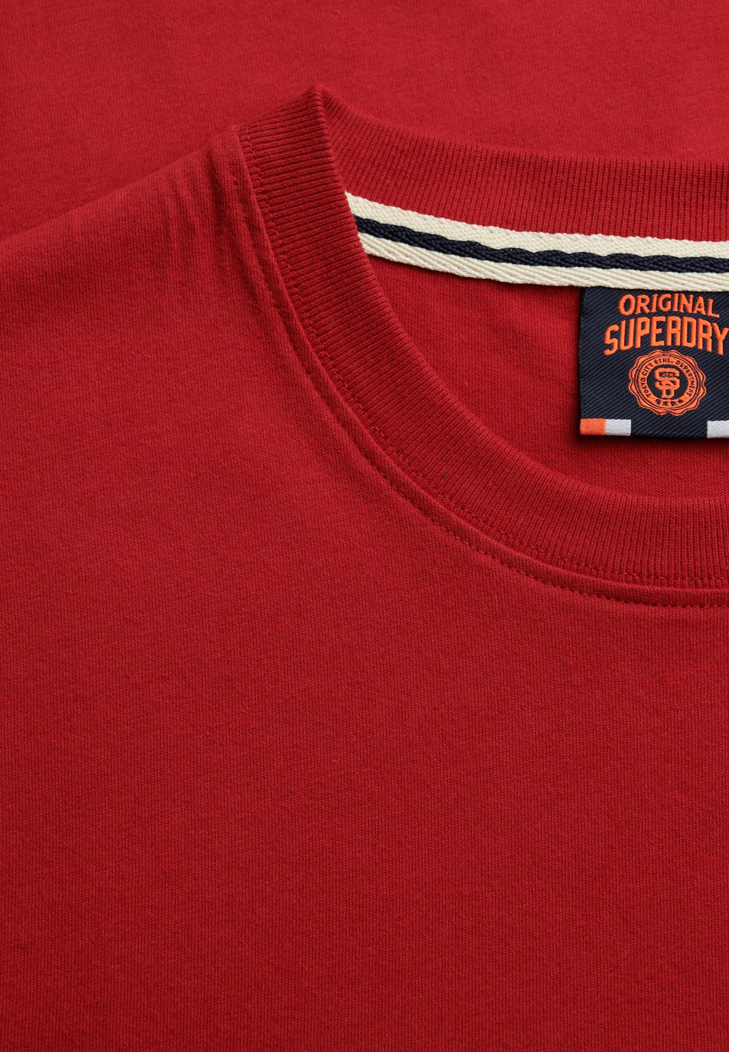 Essential Logo Emb Tee — Red