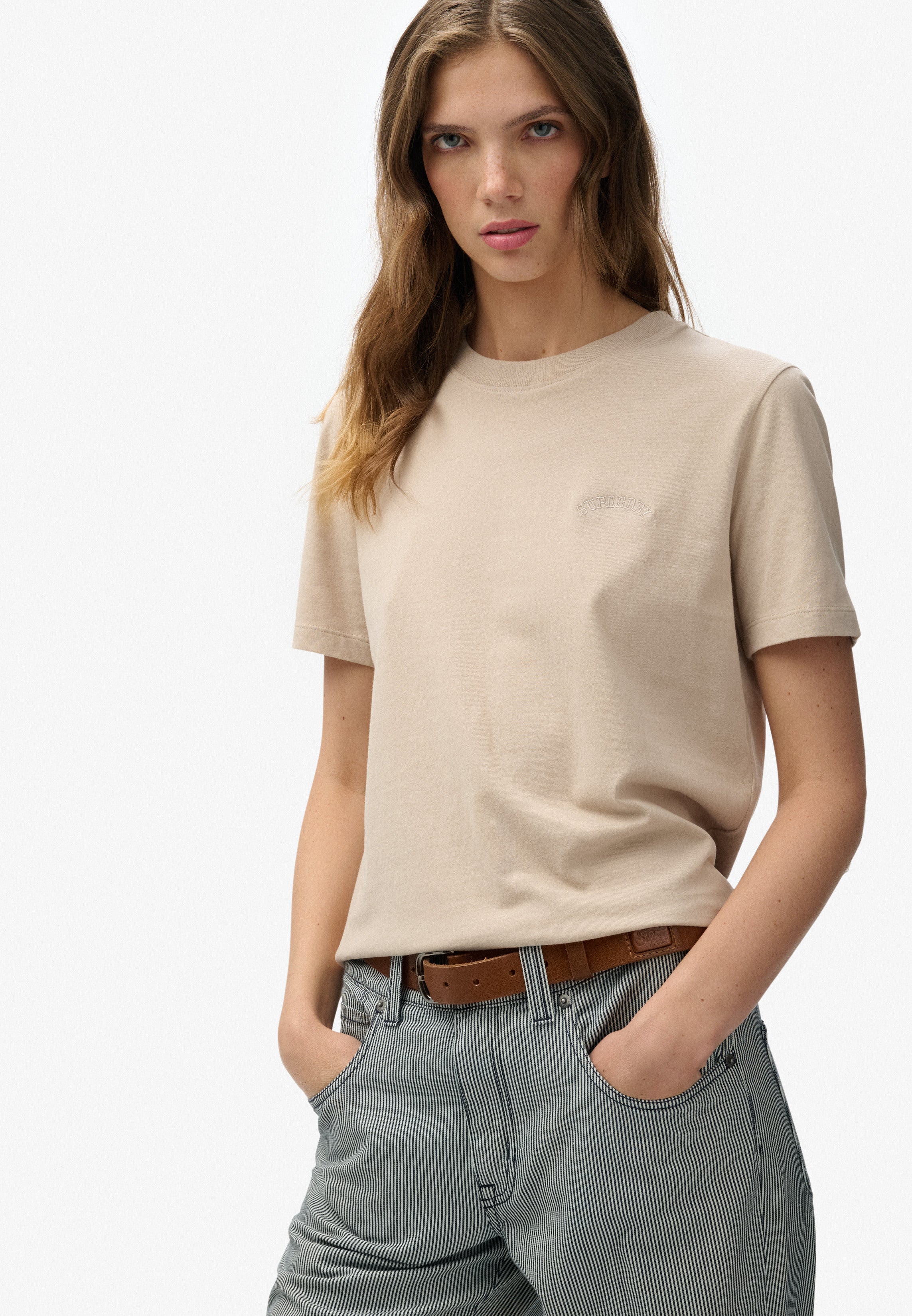 Essential Logo Emb Tee