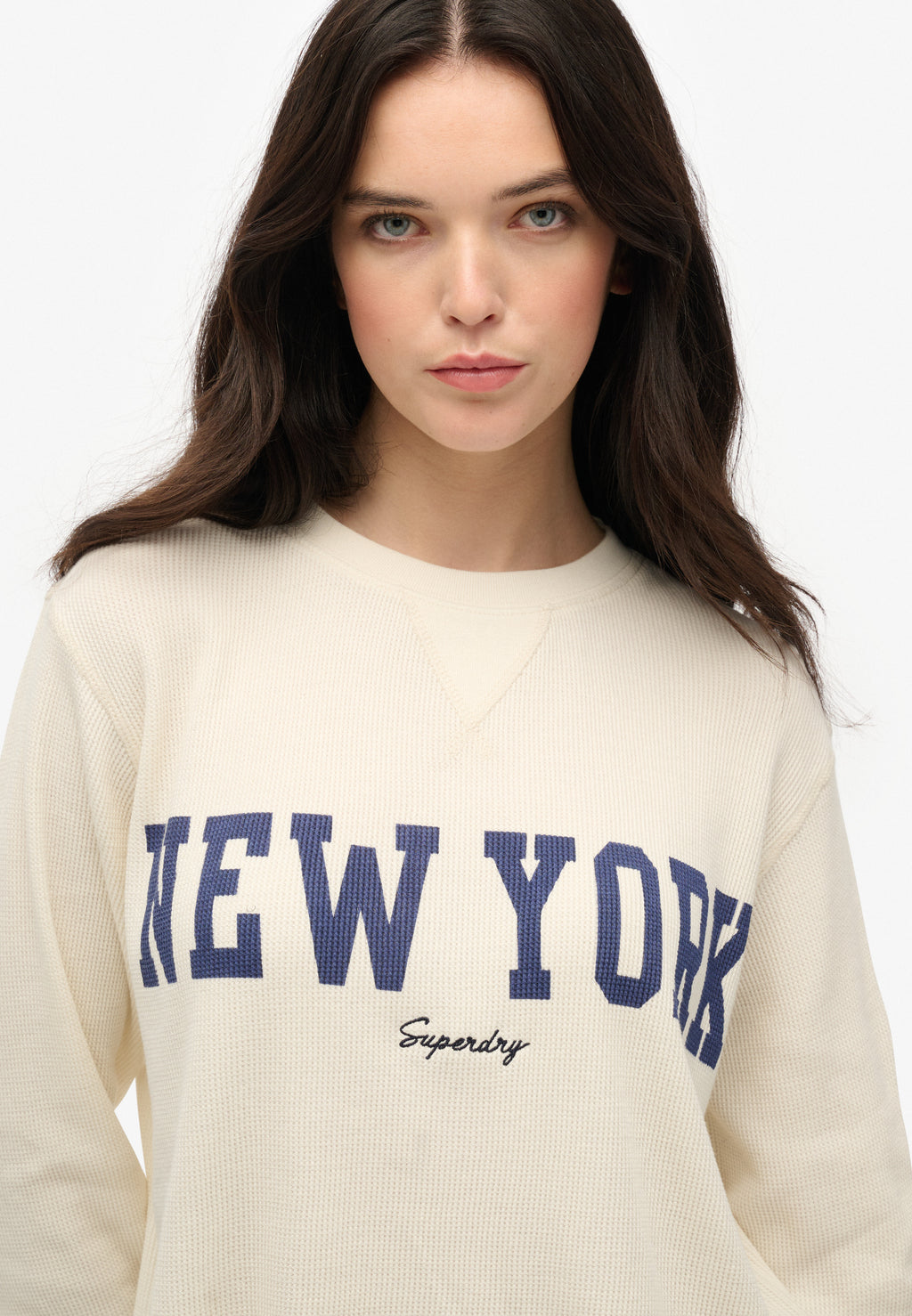 Ath Essential Graphic Ls Top