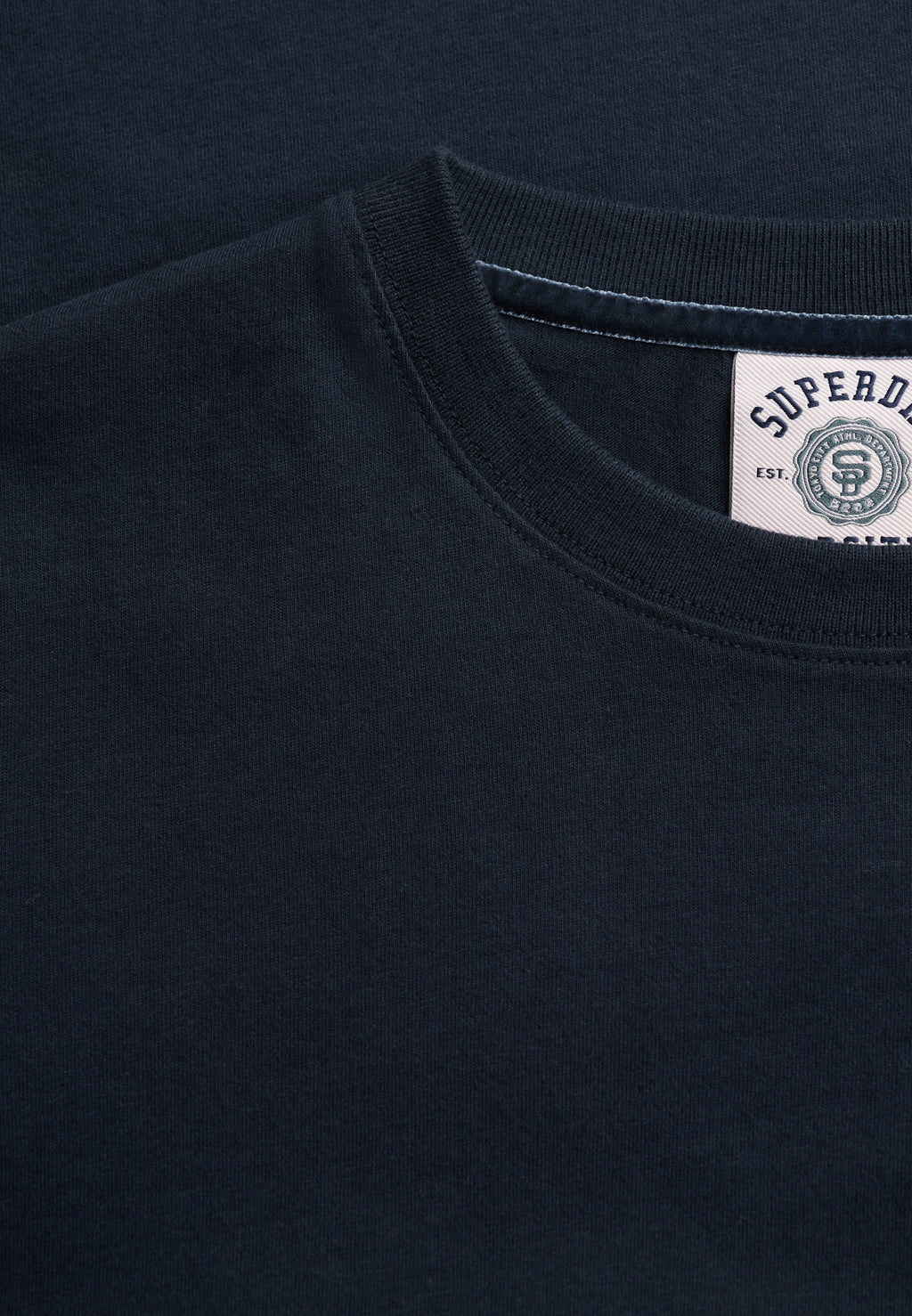 Essential Logo Emb Tee