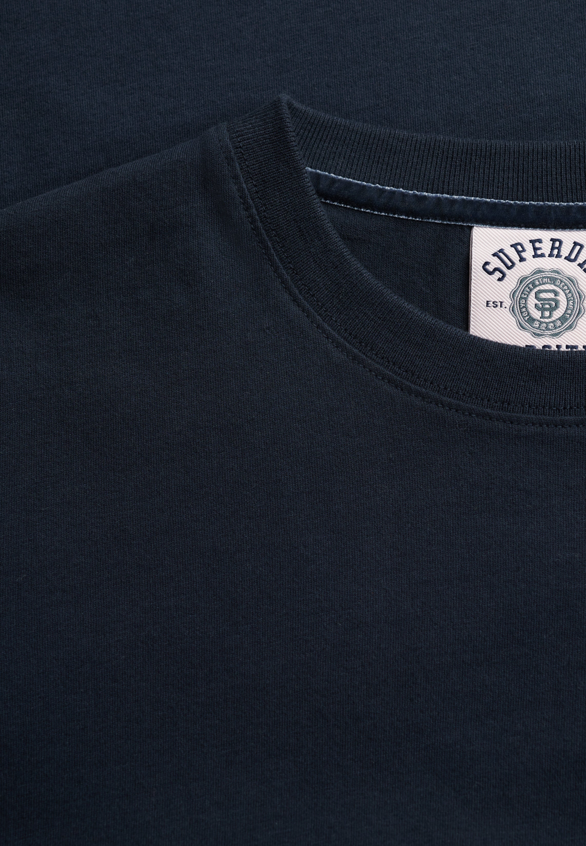 Essential Logo Emb Tee