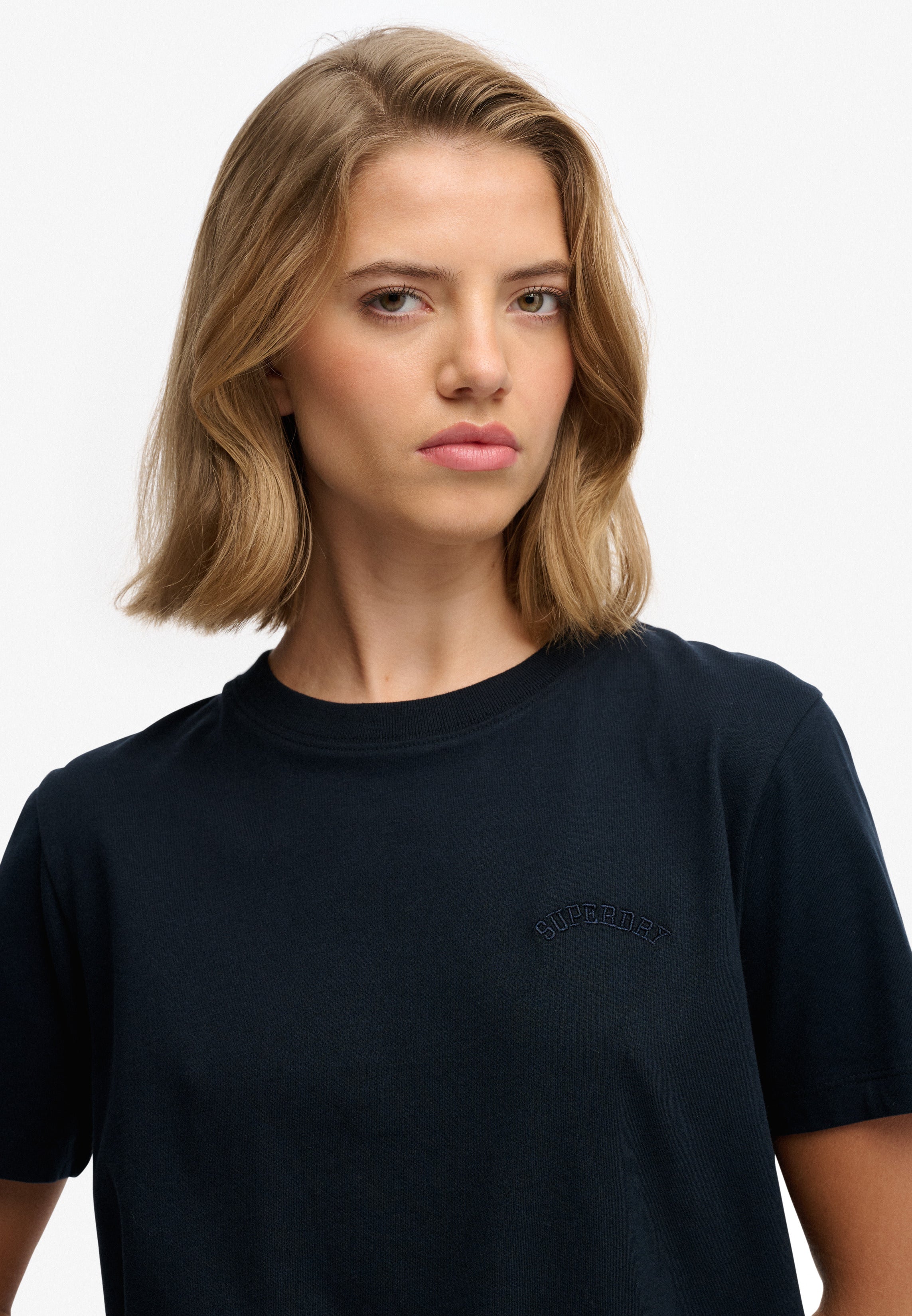 Essential Logo Emb Tee