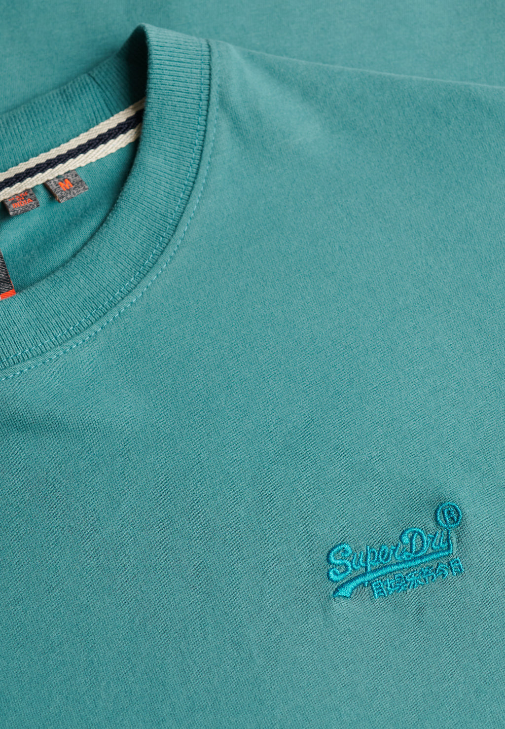 Essential Logo Emb Tee