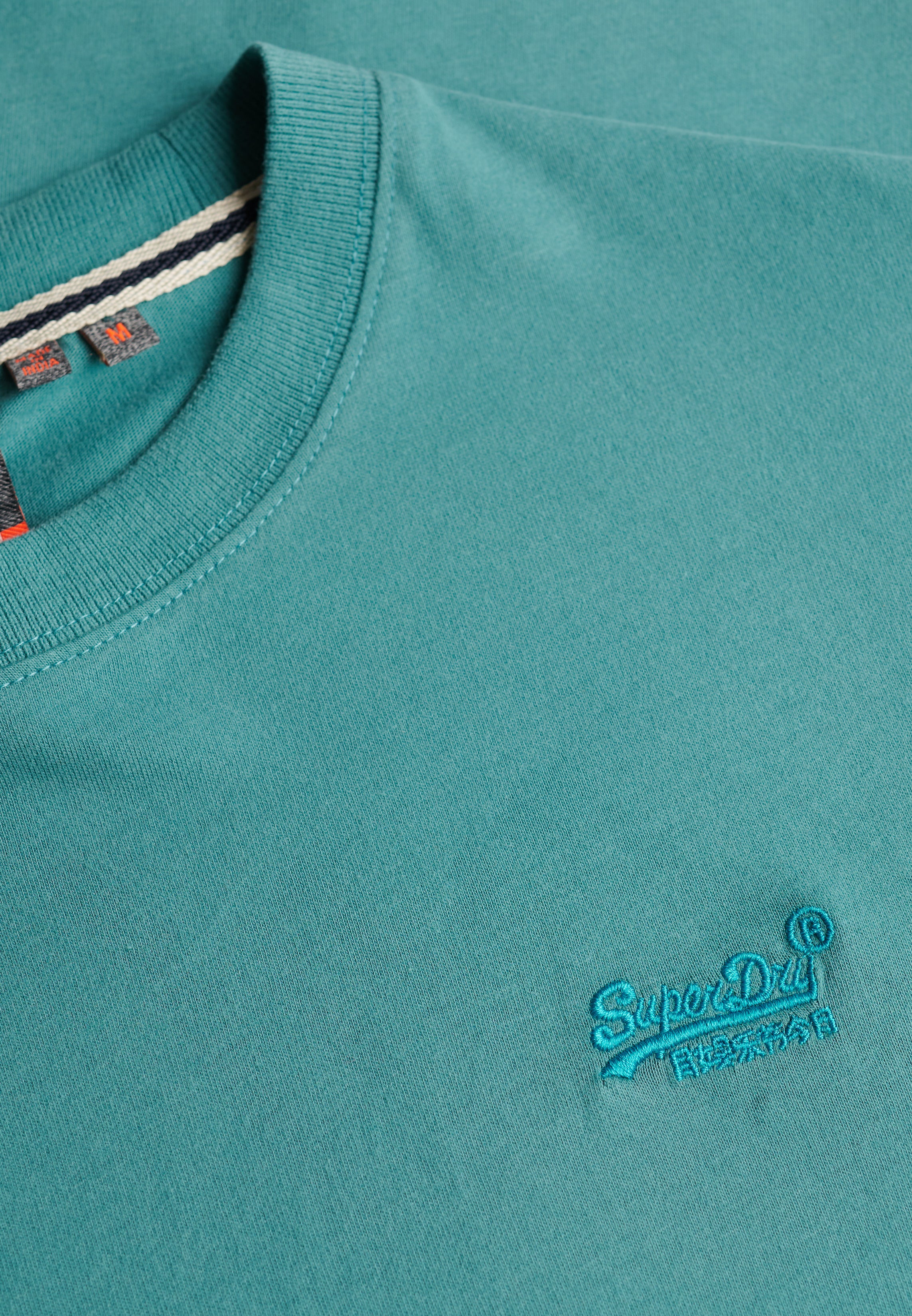 Essential Logo Emb Tee