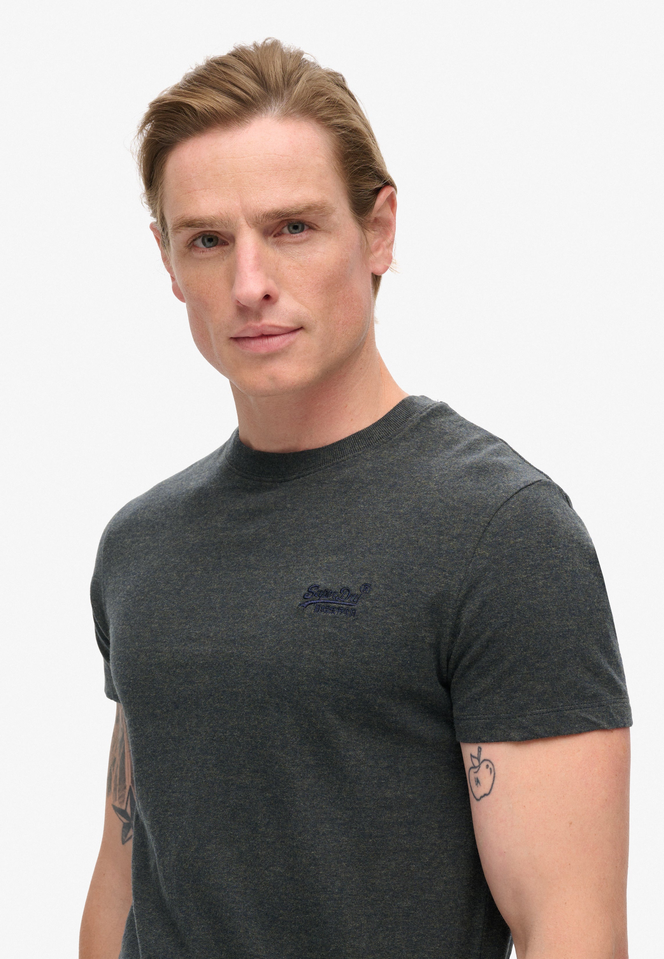 Essential Logo Emb Tee