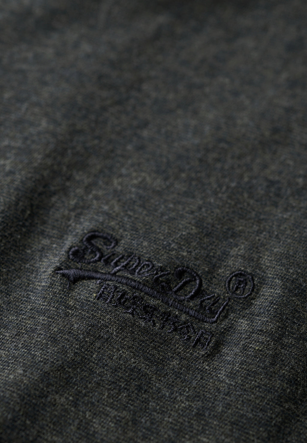 Essential Logo Emb Tee