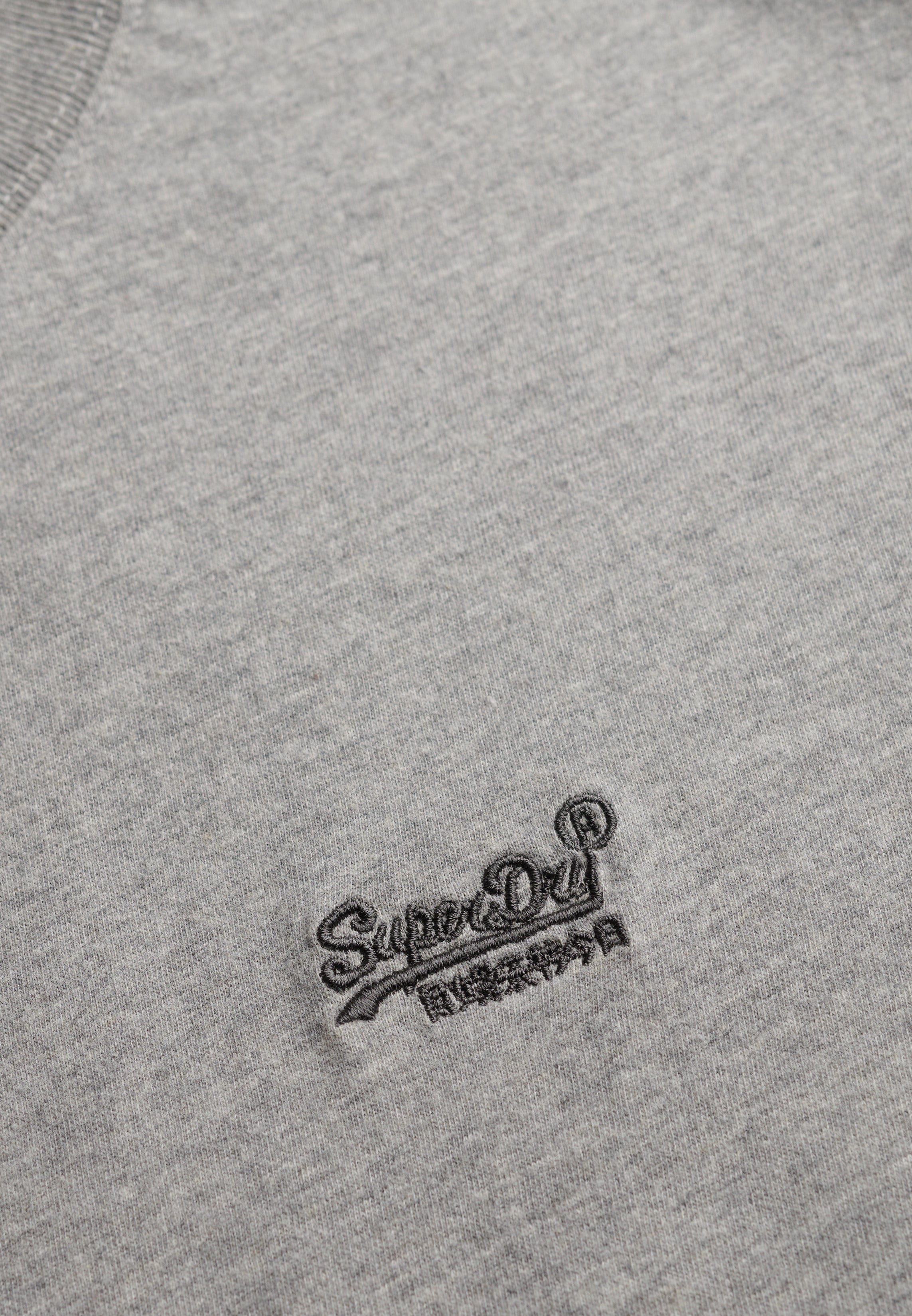 Essential Logo Emb Tee