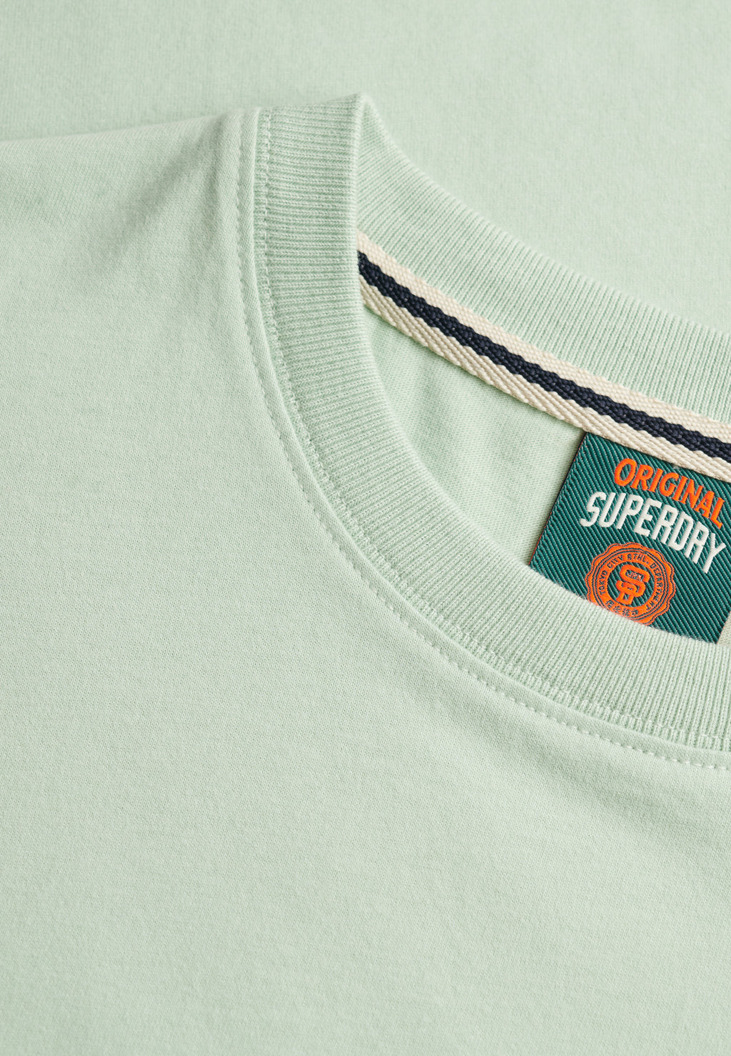 Essential Logo Emb Tee