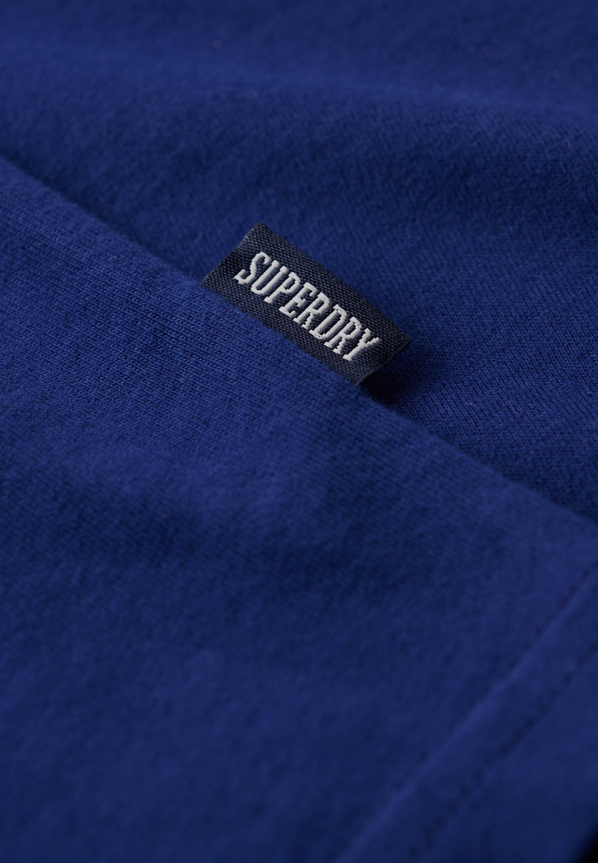 Essential Logo Emb Tee