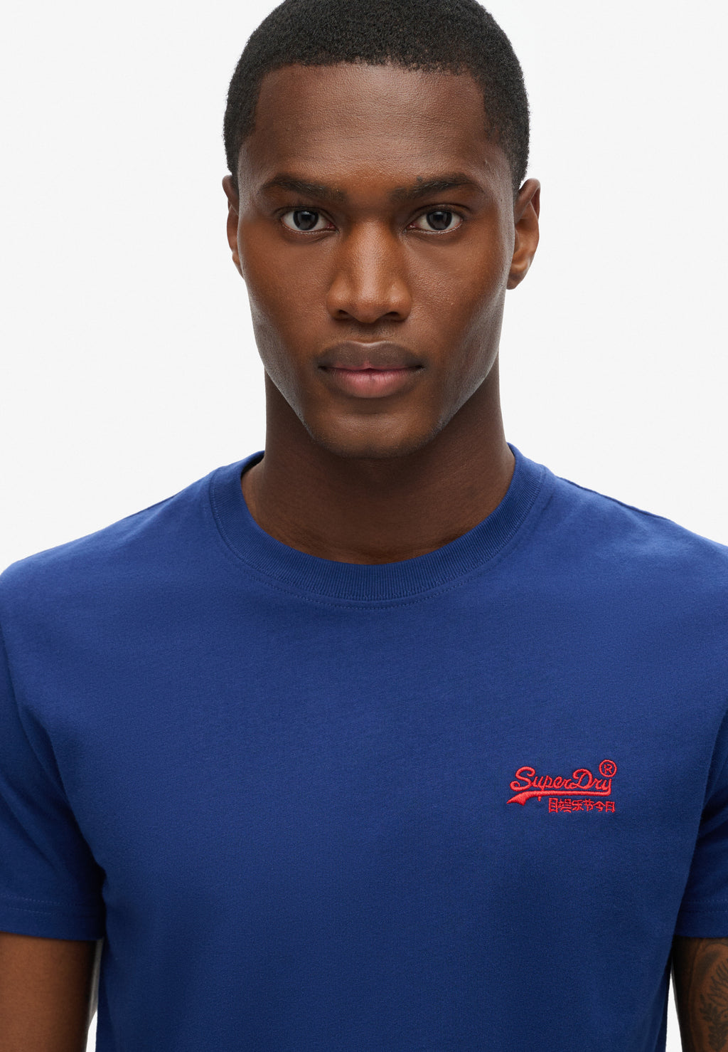 Essential Logo Emb Tee