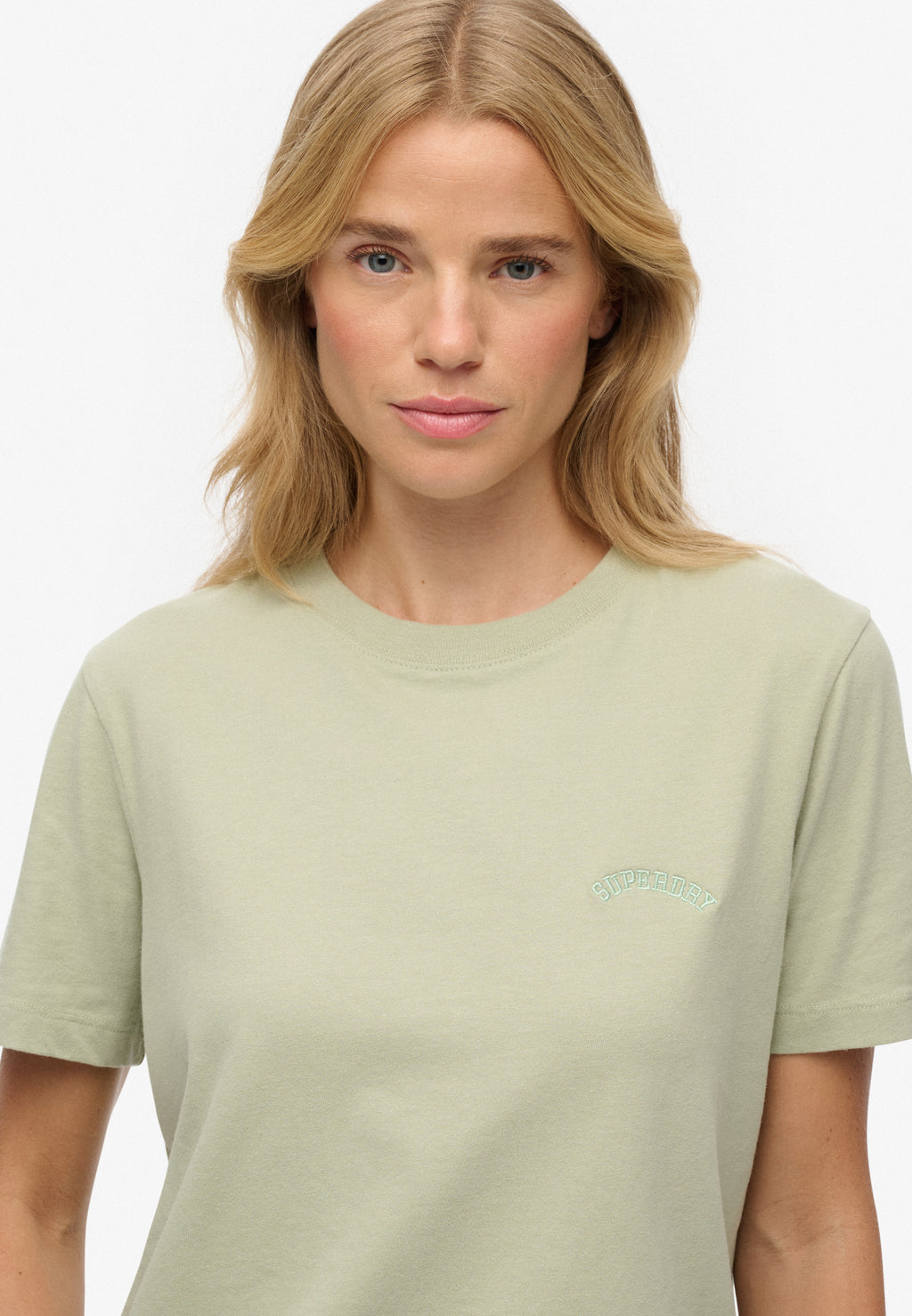 Essential Logo Emb Tee