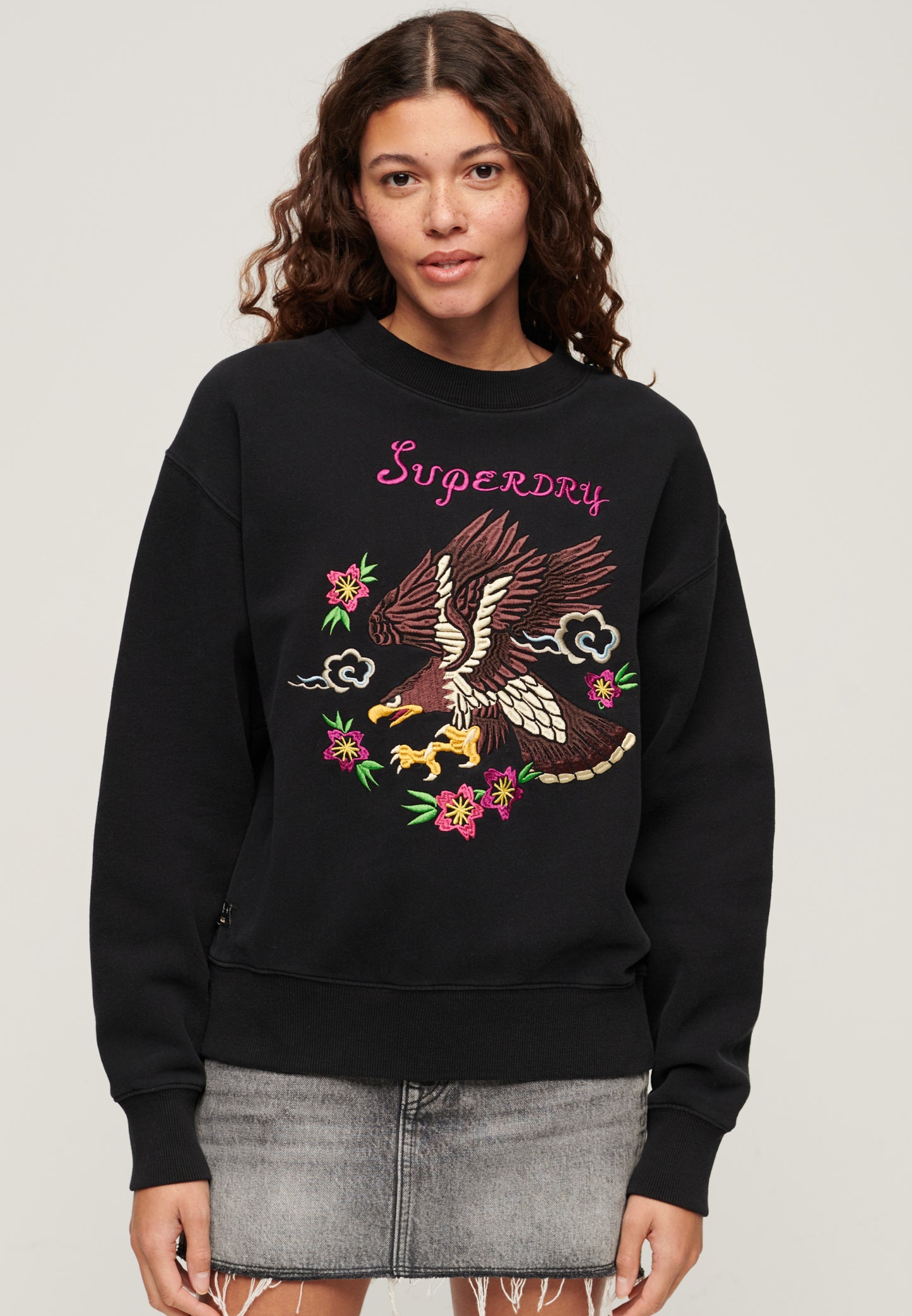 Suika Embroidered Loose Sweatshirt & Suika Embroidered Loose Sweatshirt